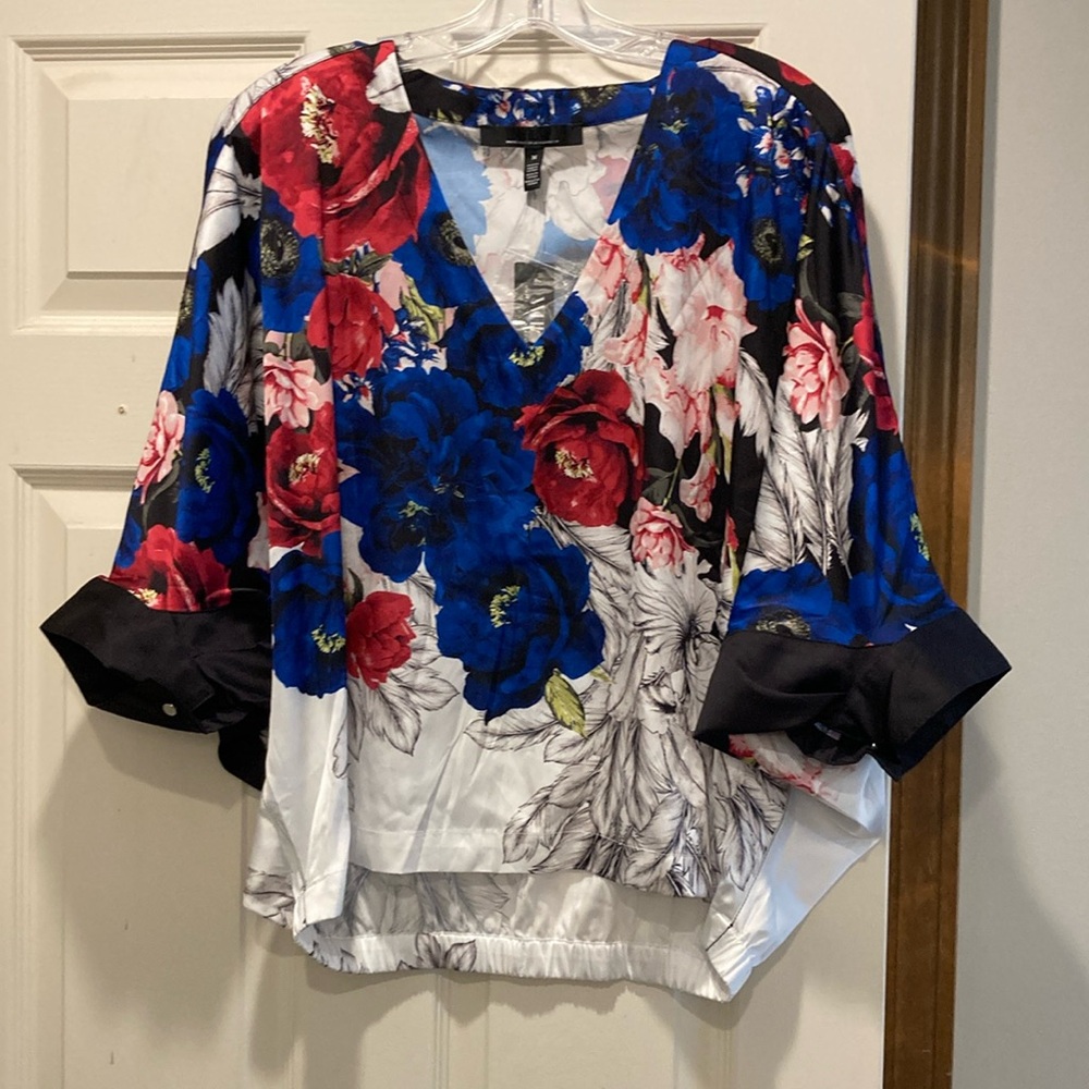 White House Black Market Oversized Blue and Red Cuffed Sleeve Blouse